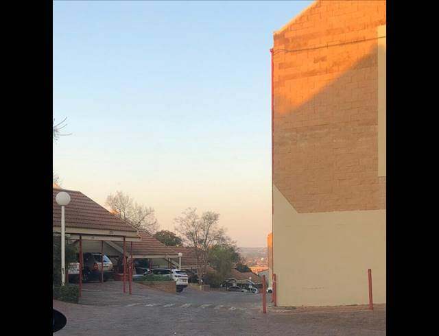 2 BEDROOM TOWNHOUSE FOR SALE IN ZWARTKOP